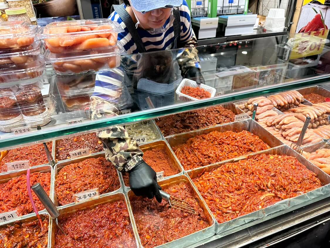 韓国式塩辛「チョッカル」ソウル旅行のお土産にも!行きつけの京東市場の人気店