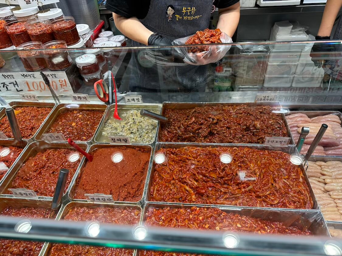 韓国式塩辛「チョッカル」ソウル旅行のお土産にも!行きつけの京東市場の人気店