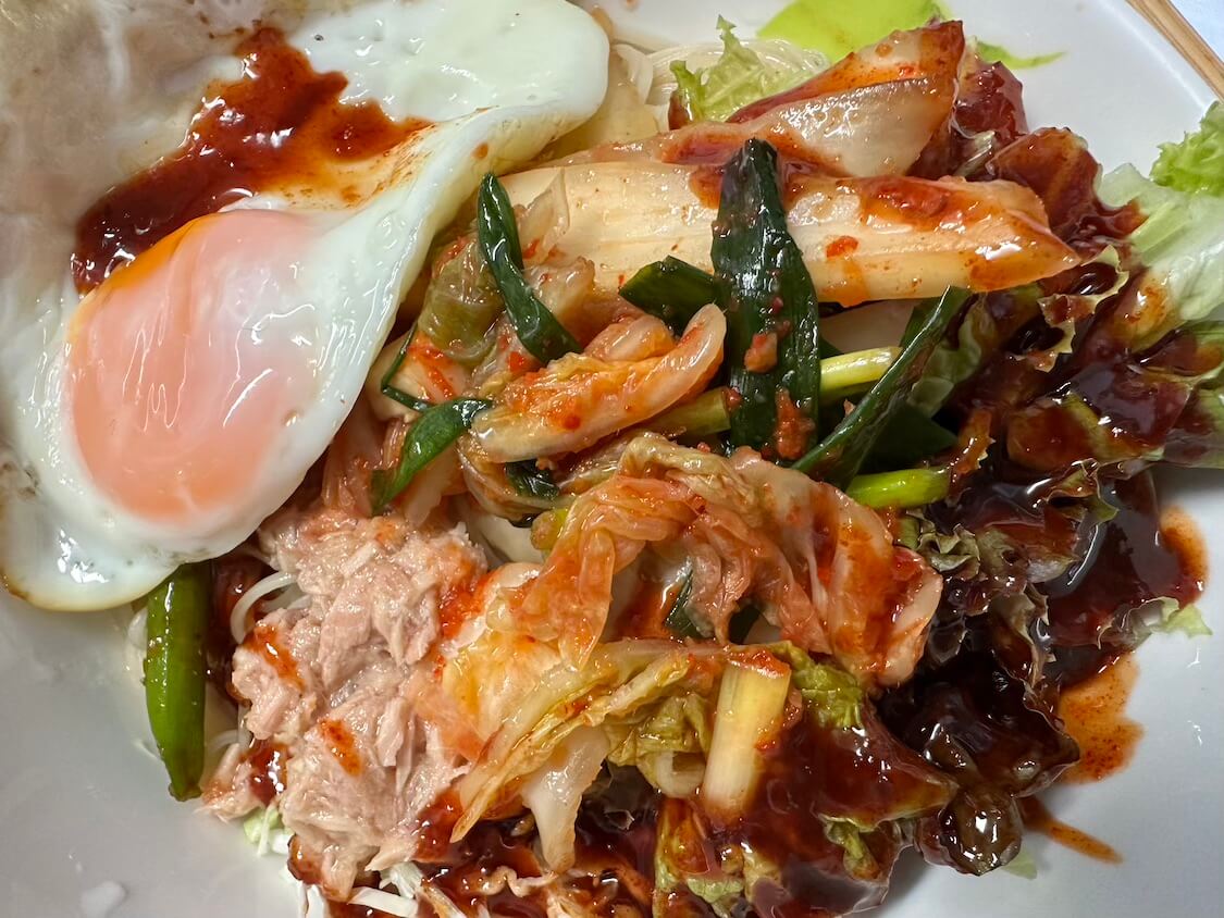 キムチたっぷりビビン麺