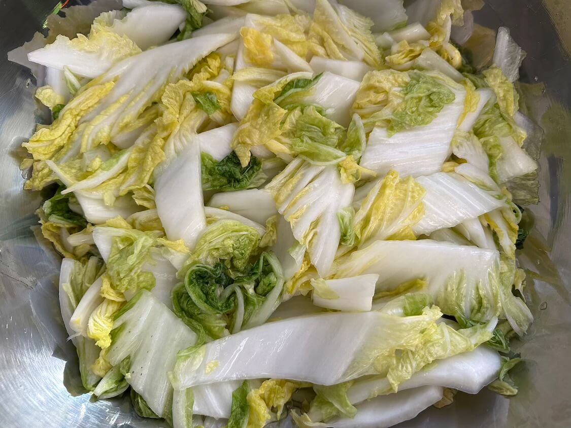 白菜1/2株でお手軽自家製キムチレシピ。塩漬け