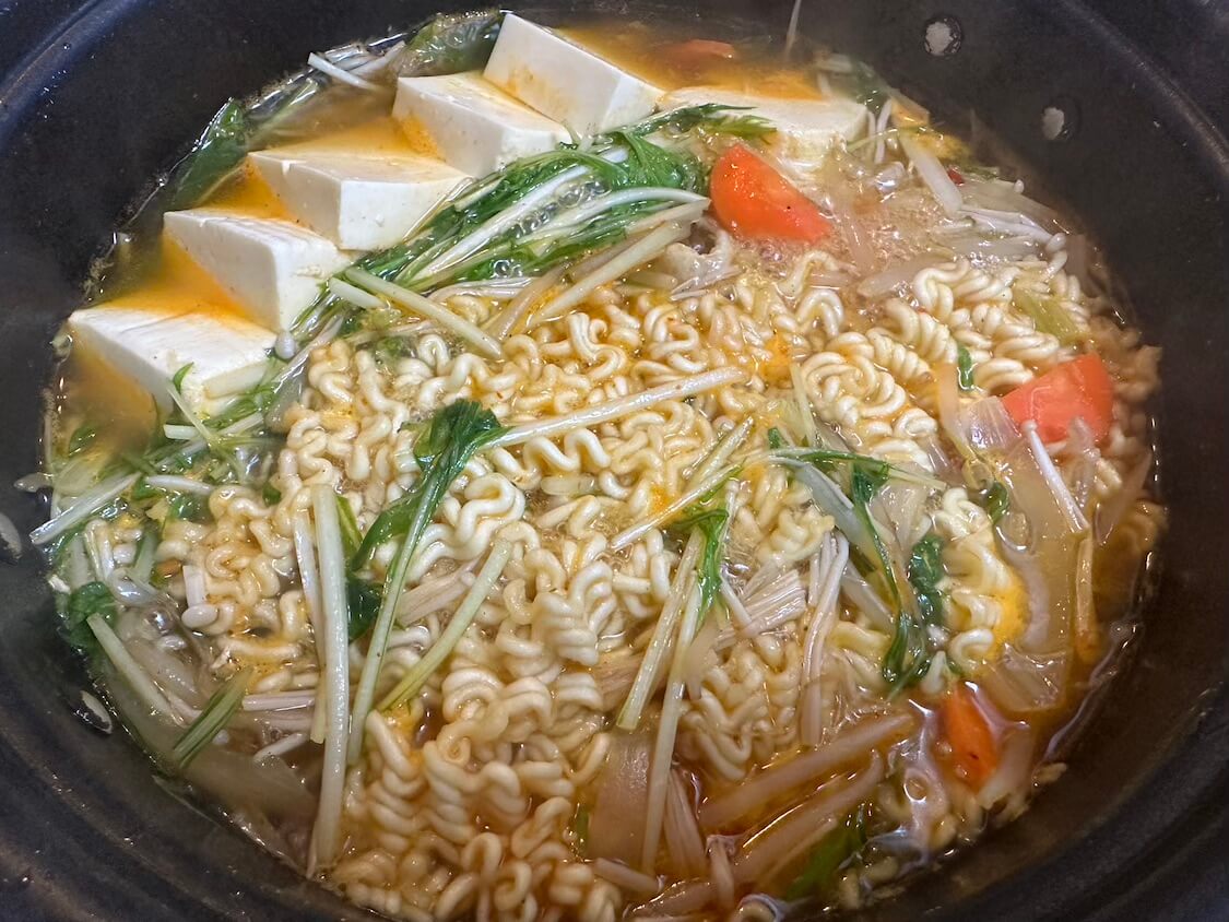 韓国ラーメンで簡単うま辛豆腐鍋の作り方