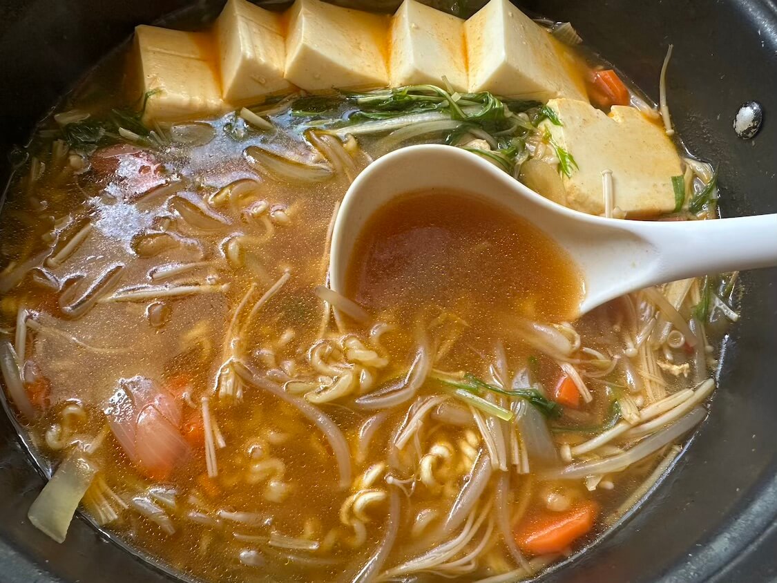 韓国のインスタントラーメンで簡単うま辛豆腐鍋レシピ