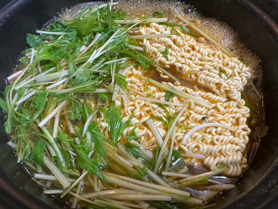 韓国のインスタントラーメンで簡単うま辛豆腐鍋レシピ