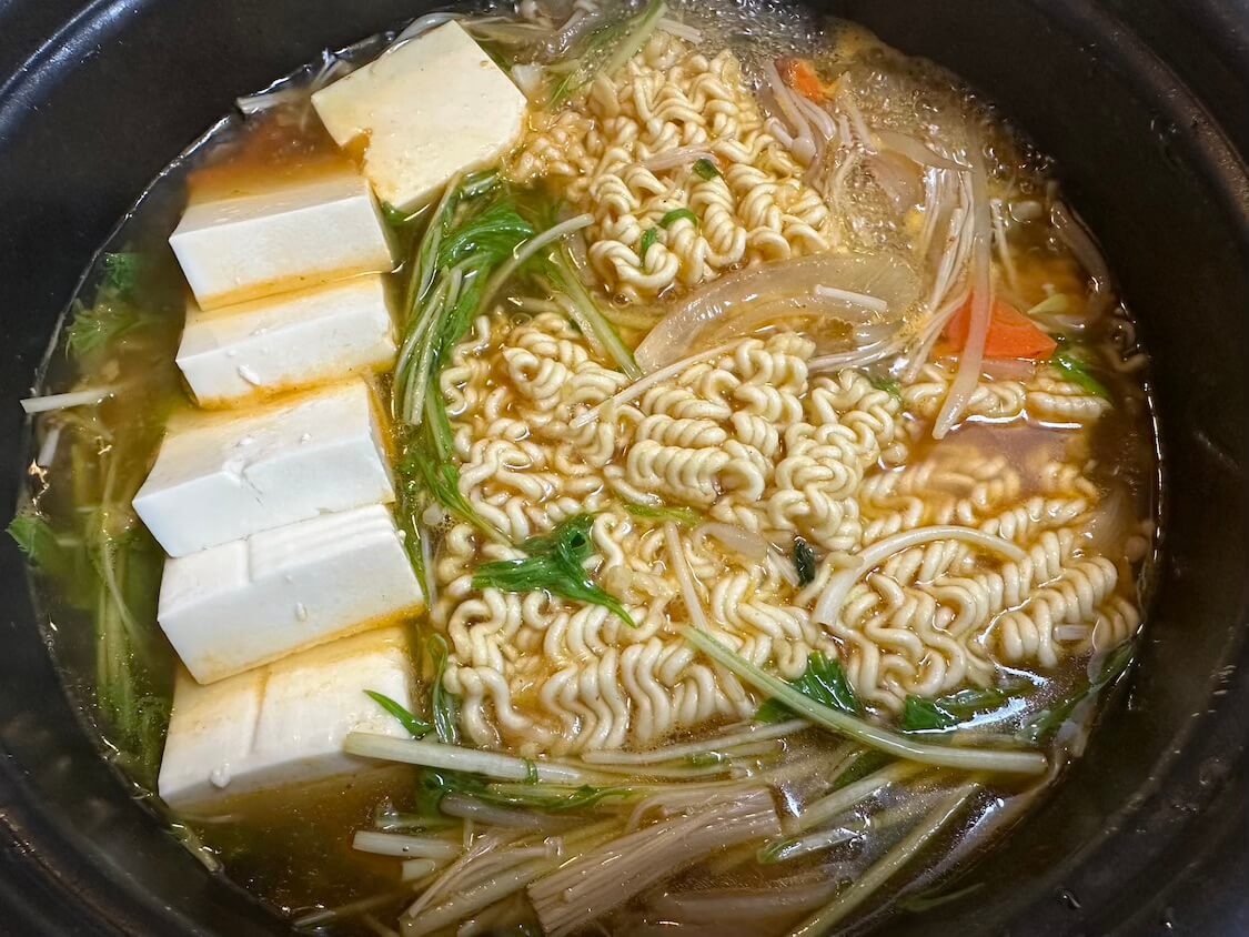 韓国ラーメンで簡単うま辛豆腐鍋の作り方