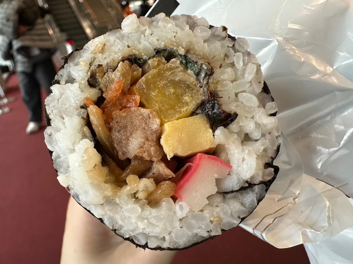 仁川空港のコンビニでキンパ