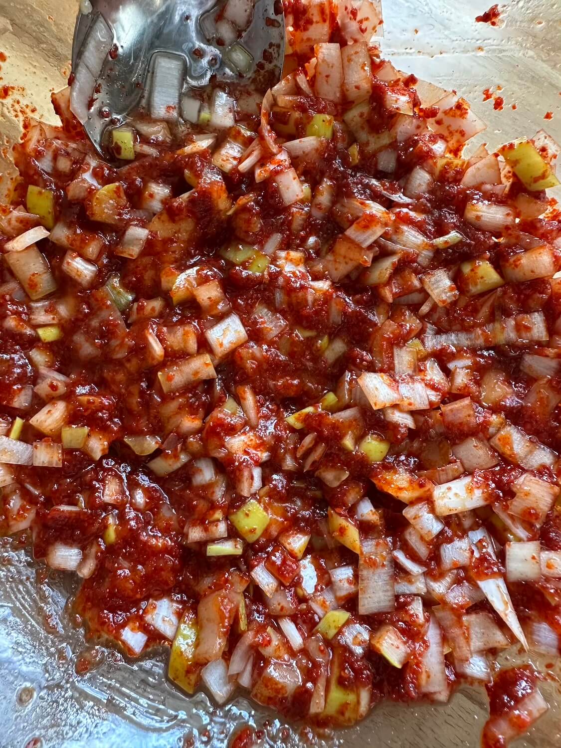 ゆで豚が美味しくなる大根キムチ（ポッサムキムチ）の味付け