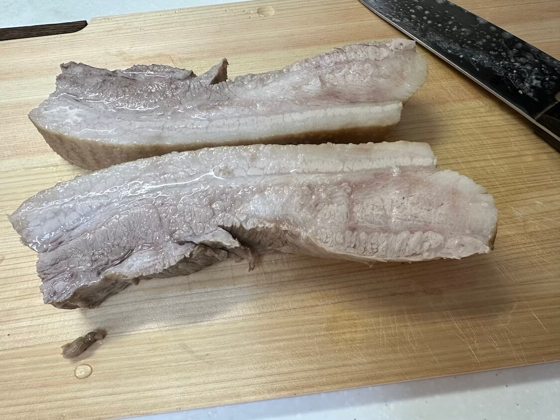 ポッサムのゆで豚の切り方