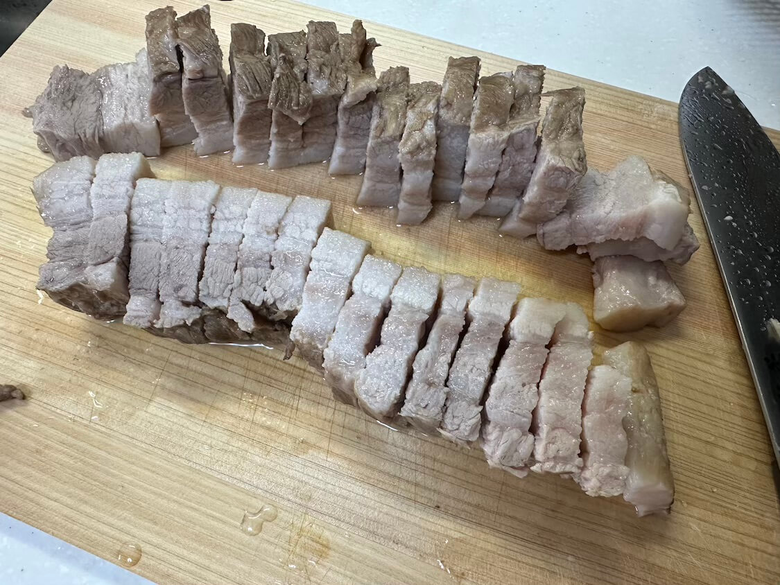 ポッサムのゆで豚の切り方