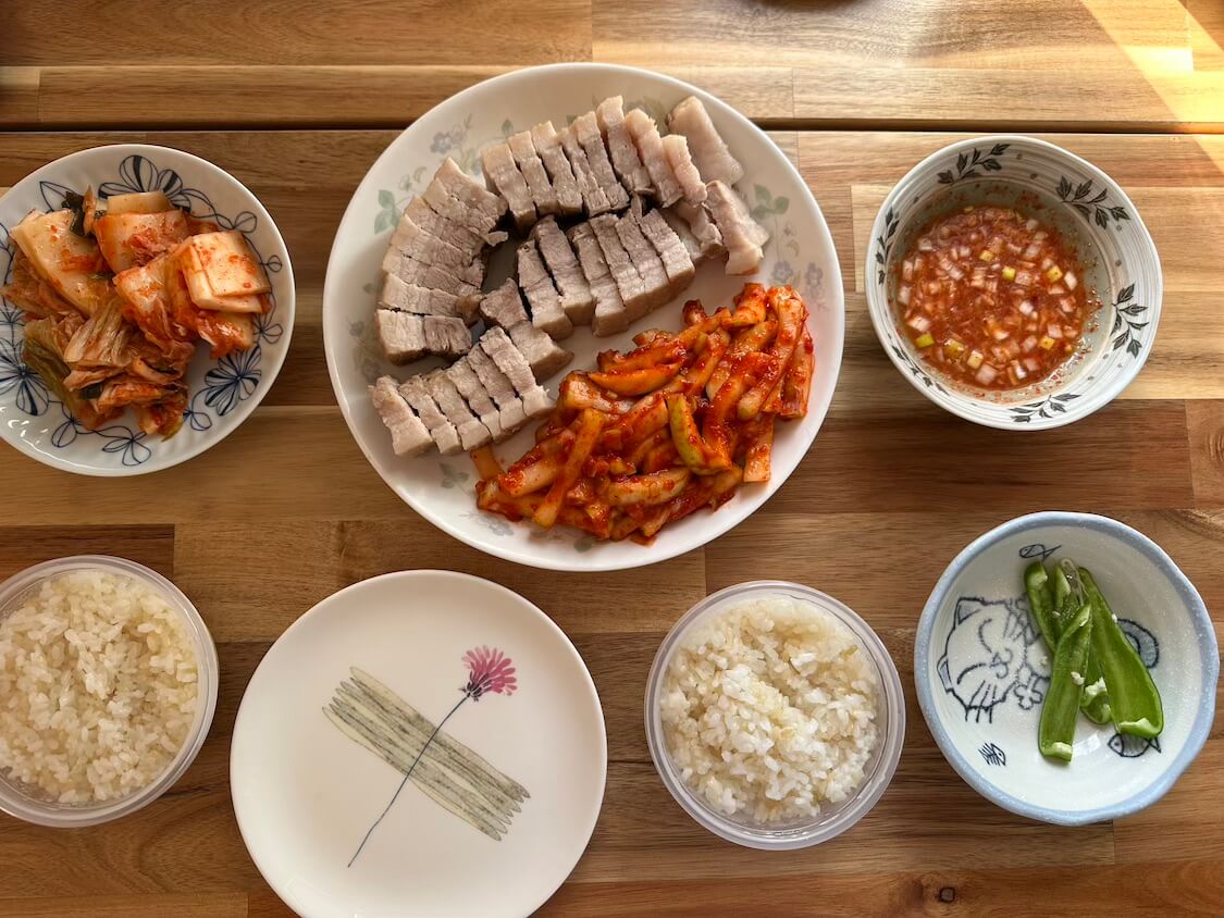 ゆで豚がご馳走に。ポリポリ食感がクセになる、本格ポッサムキムチとアミの塩辛タレ