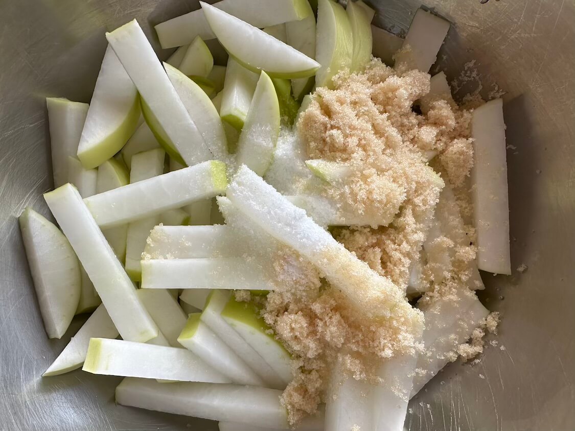 ゆで豚が美味しくなる大根キムチ（ポッサムキムチ）の作り方