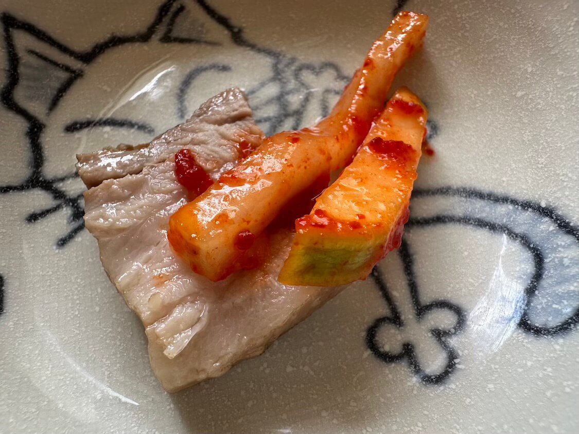 ポッサム(ゆで豚)とキムチの食べ方