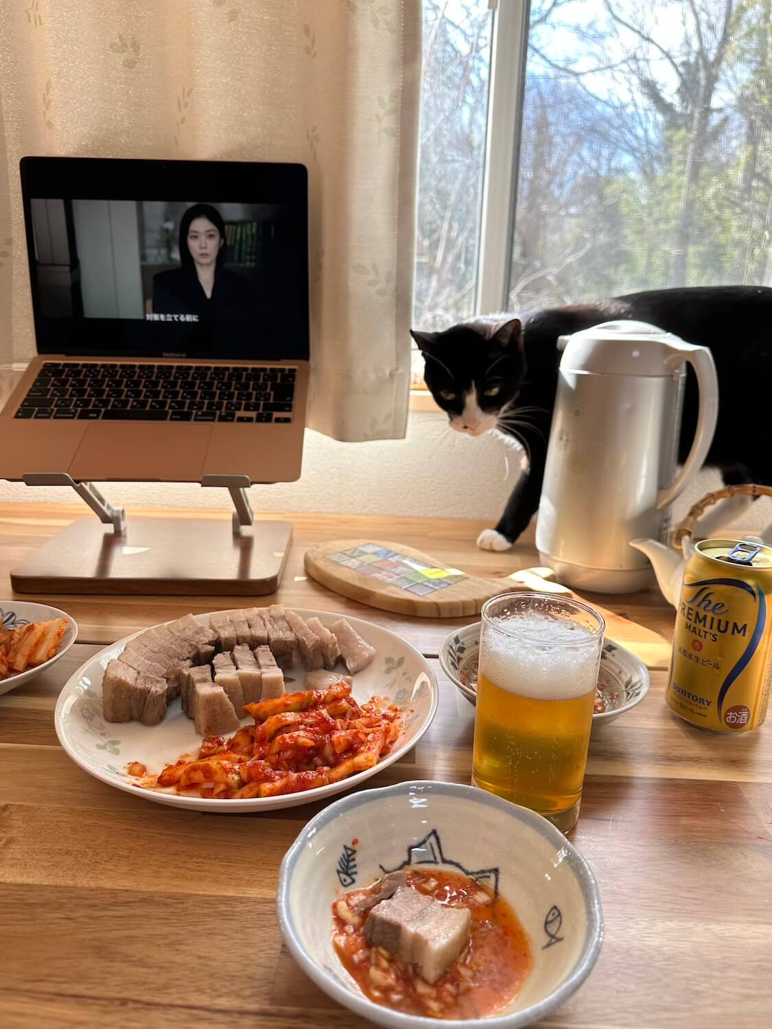 ポッサム(ゆで豚)とキムチ。韓国ドラマとくろちゃん