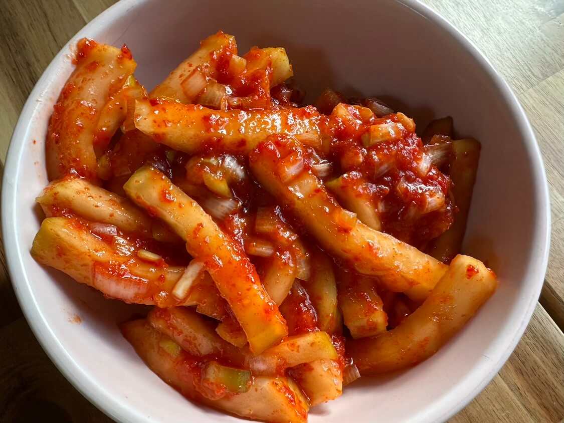 ゆで豚が美味しくなる大根キムチ（ポッサムキムチ）の作り方