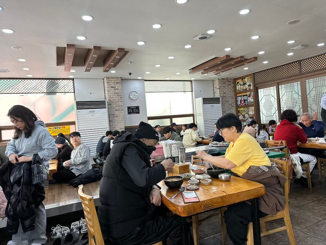 釜山でクッパ！金海空港近くの人気店の雰囲気