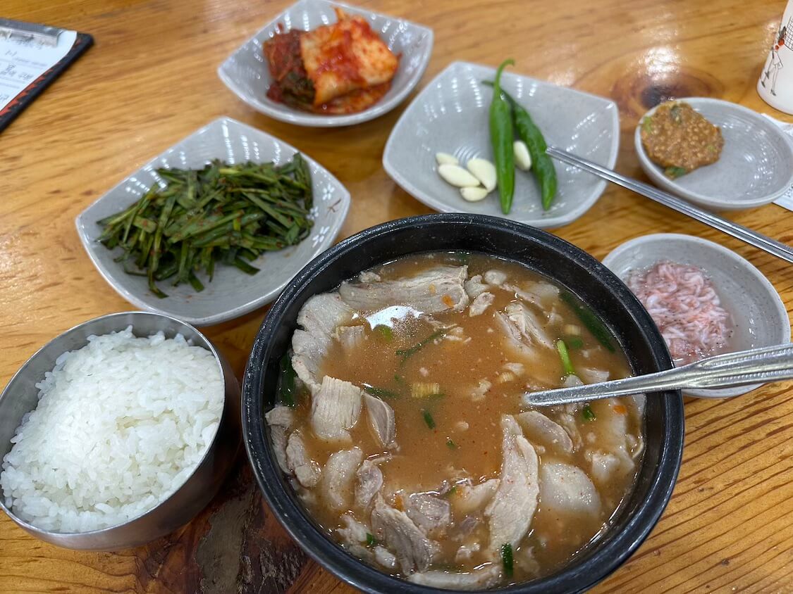 釜山でテジクッパ！食べ方