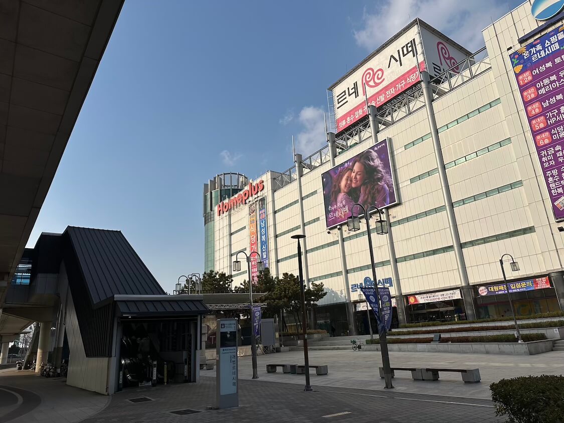 釜山グルメのテジクッパの場所