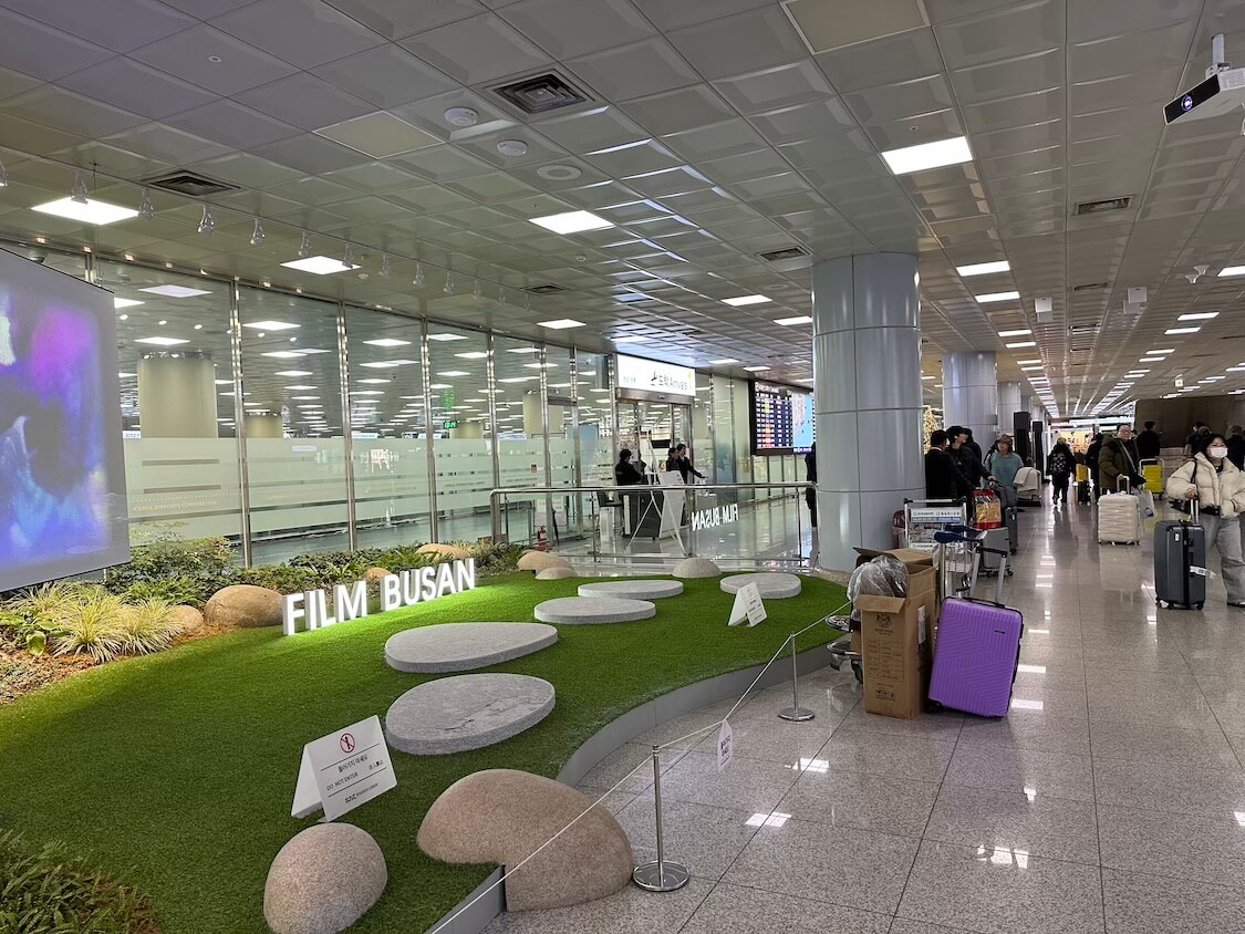 金海空港。釜山乗り継ぎで済州島へ。