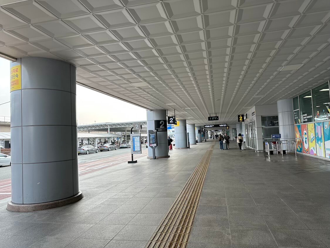 金海空港の国際線から国内線へ移動