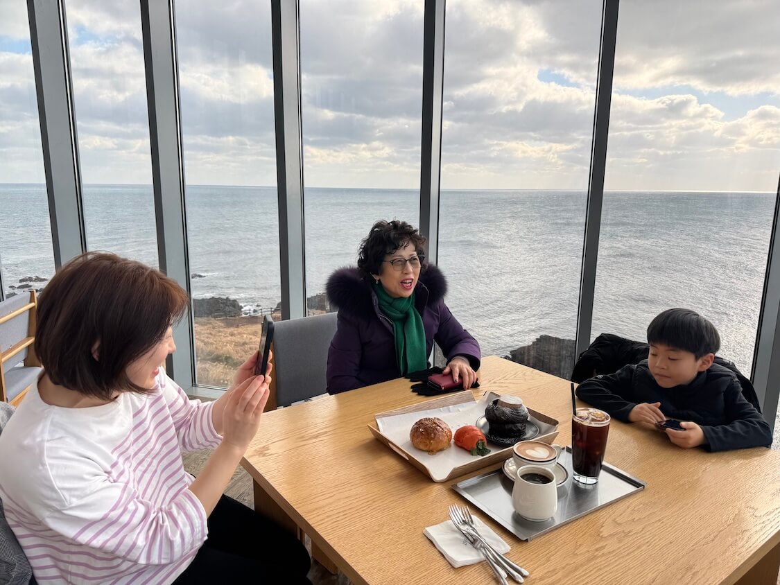 済州島の癒やし旅。ソプチコジの絶景カフェと冬のみかん狩り🍊ブログ