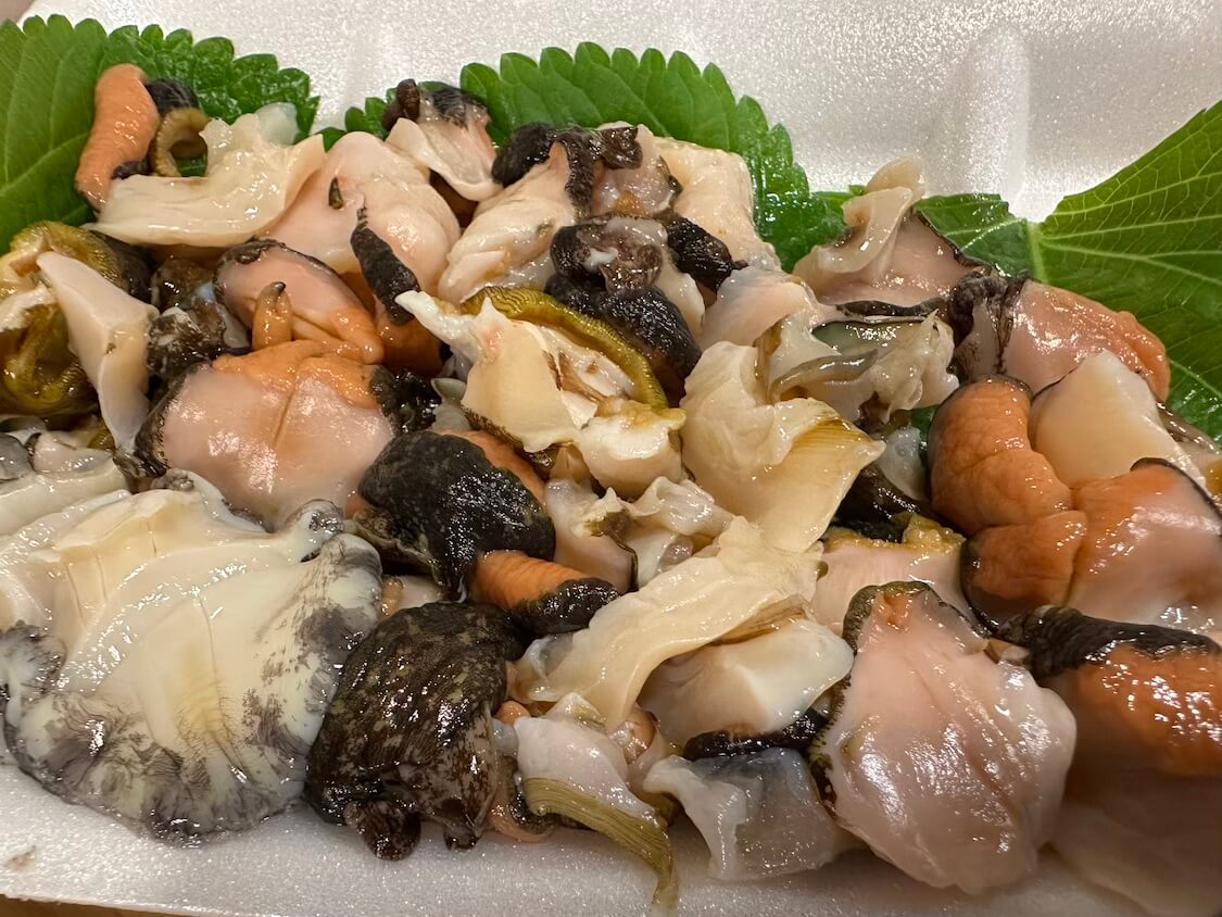 済州島で生サバやアワビのお刺身（フェ）を堪能！