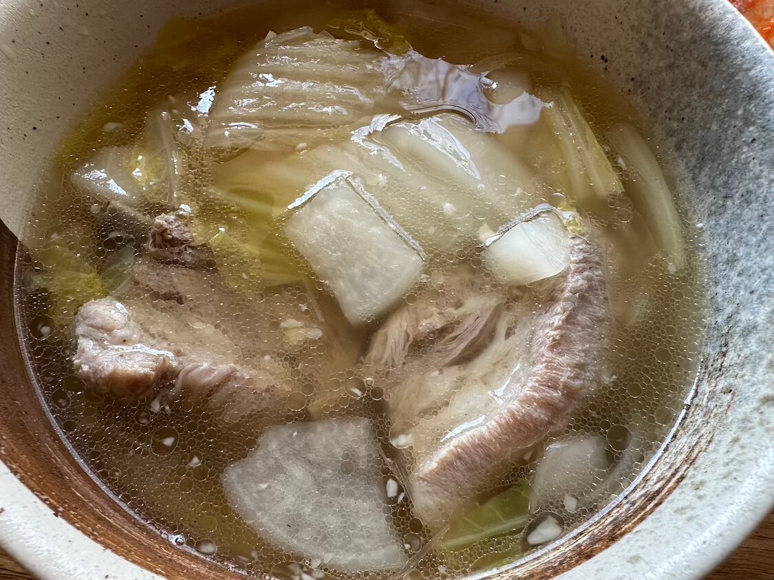 豚スペアリブで作るスタミナ冬野菜スープ。簡単カルビタン