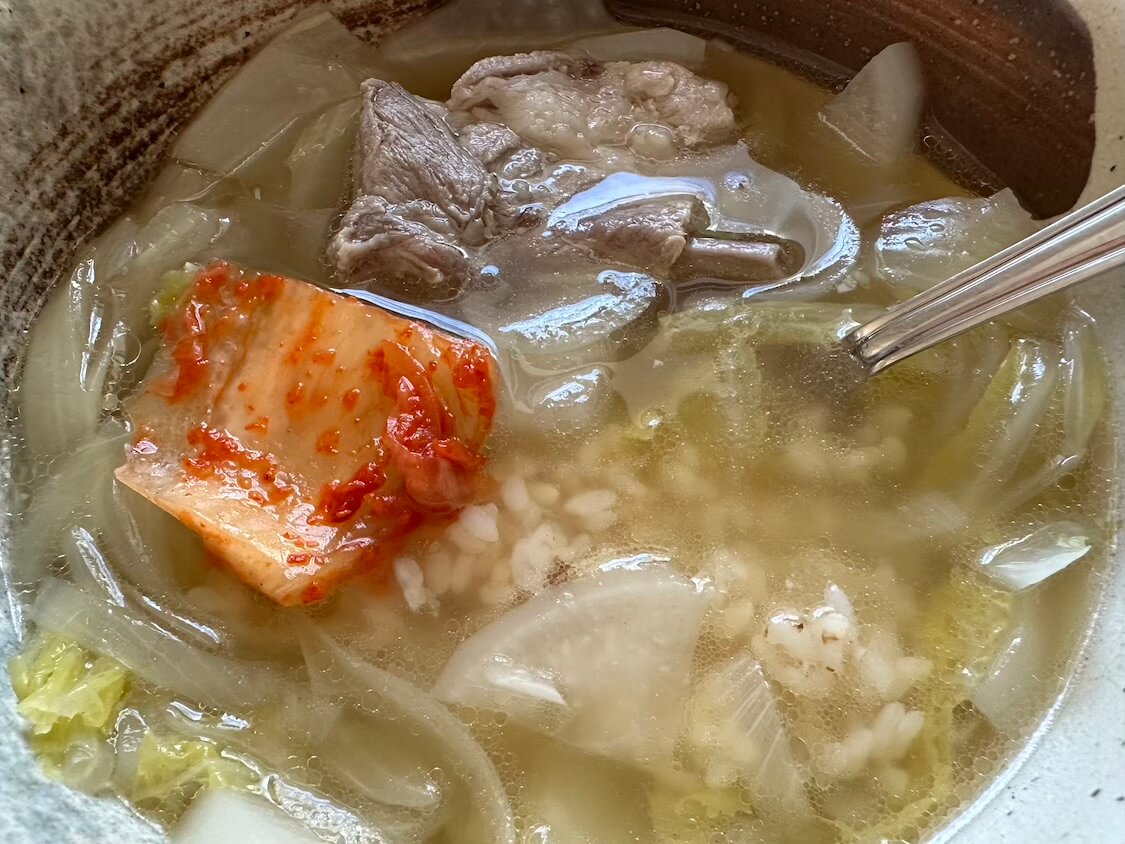 豚スペアリブで作るスタミナ冬野菜スープ。簡単カルビタンの食べ方