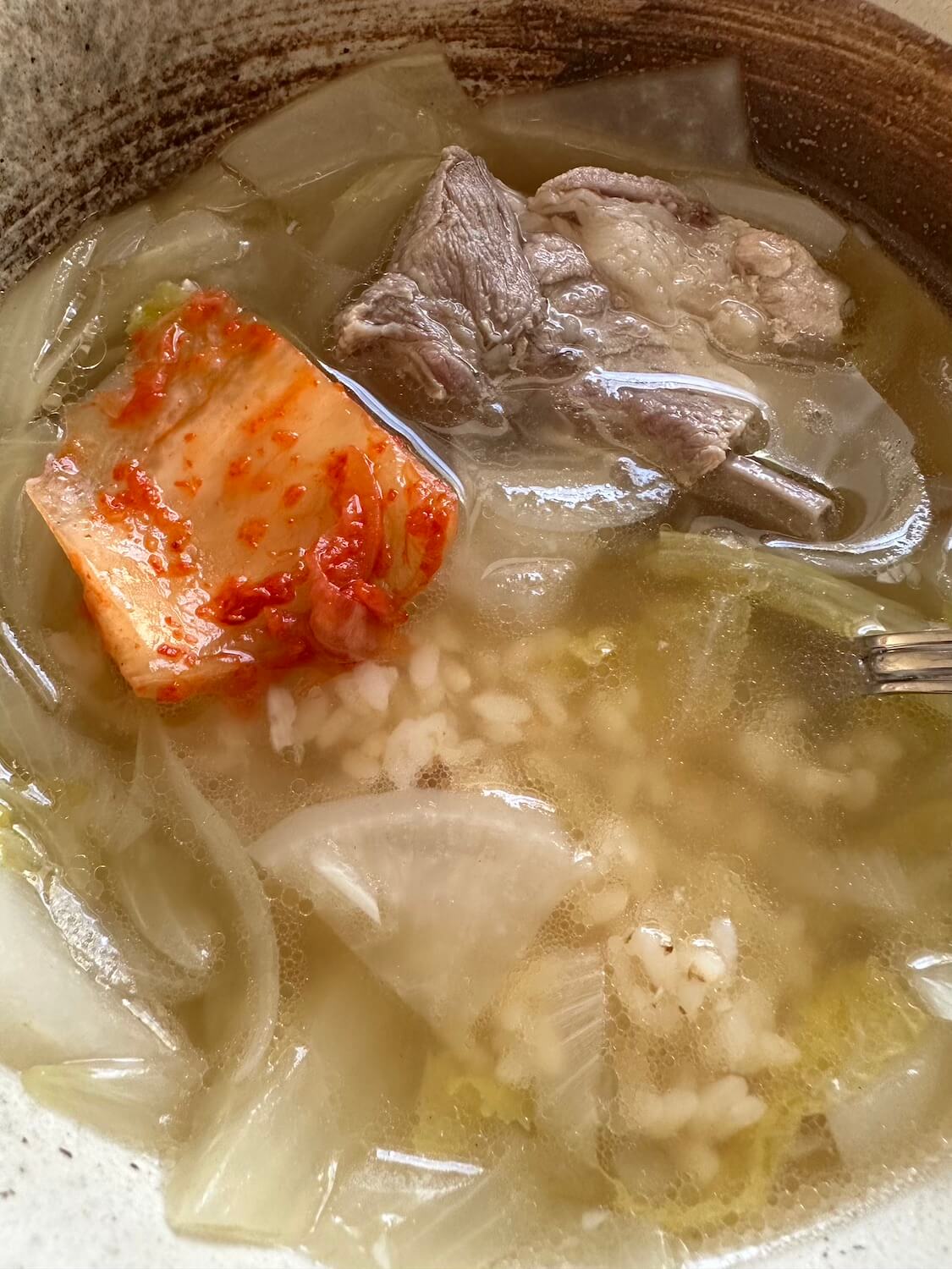 豚スペアリブで作るスタミナ冬野菜スープ。簡単カルビタンレシピ