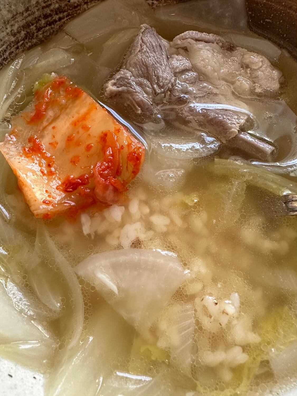 豚スペアリブで作るスタミナ冬野菜スープ。簡単カルビタンレシピ