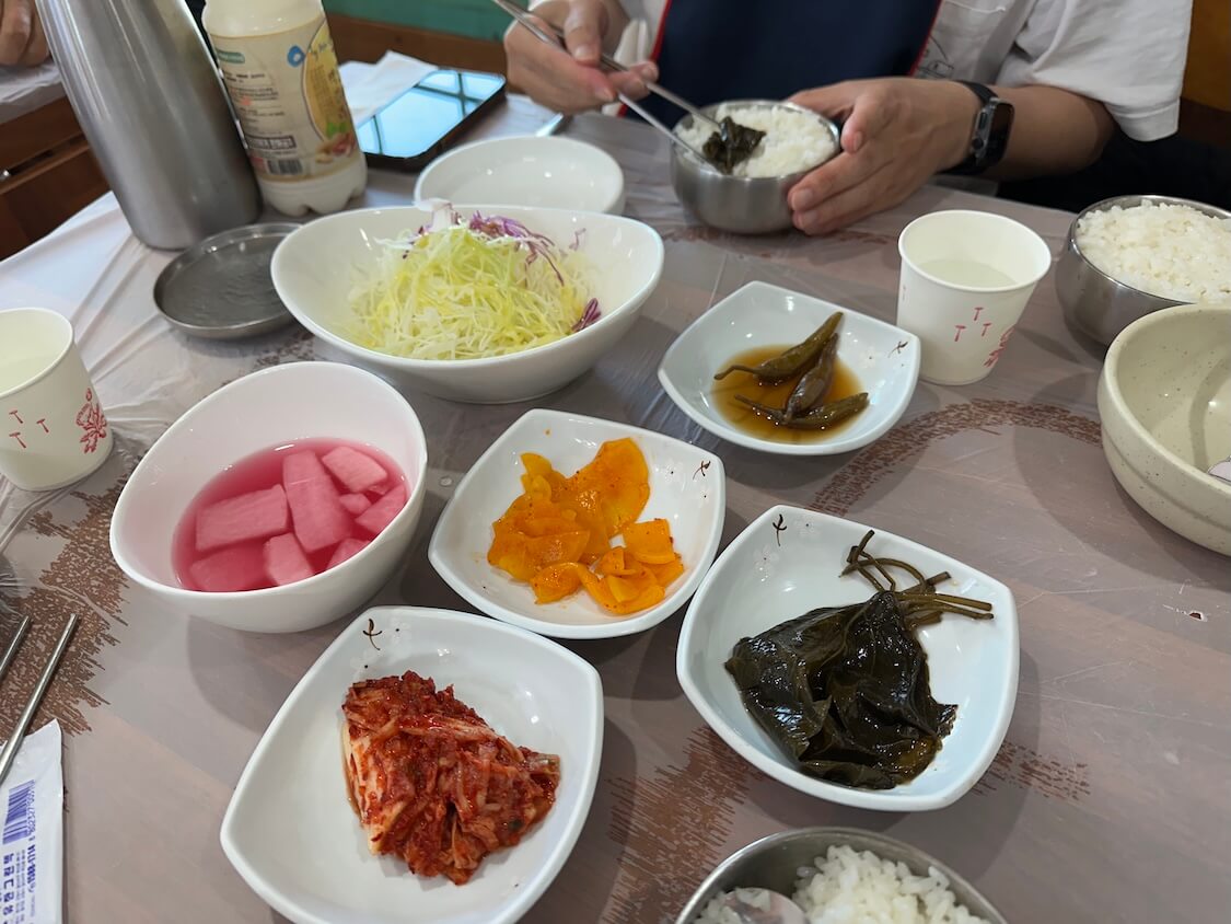 済州島グルメ。タコ・あわび・黒豚カルビのサムハプ(三合)人気店でランチ!