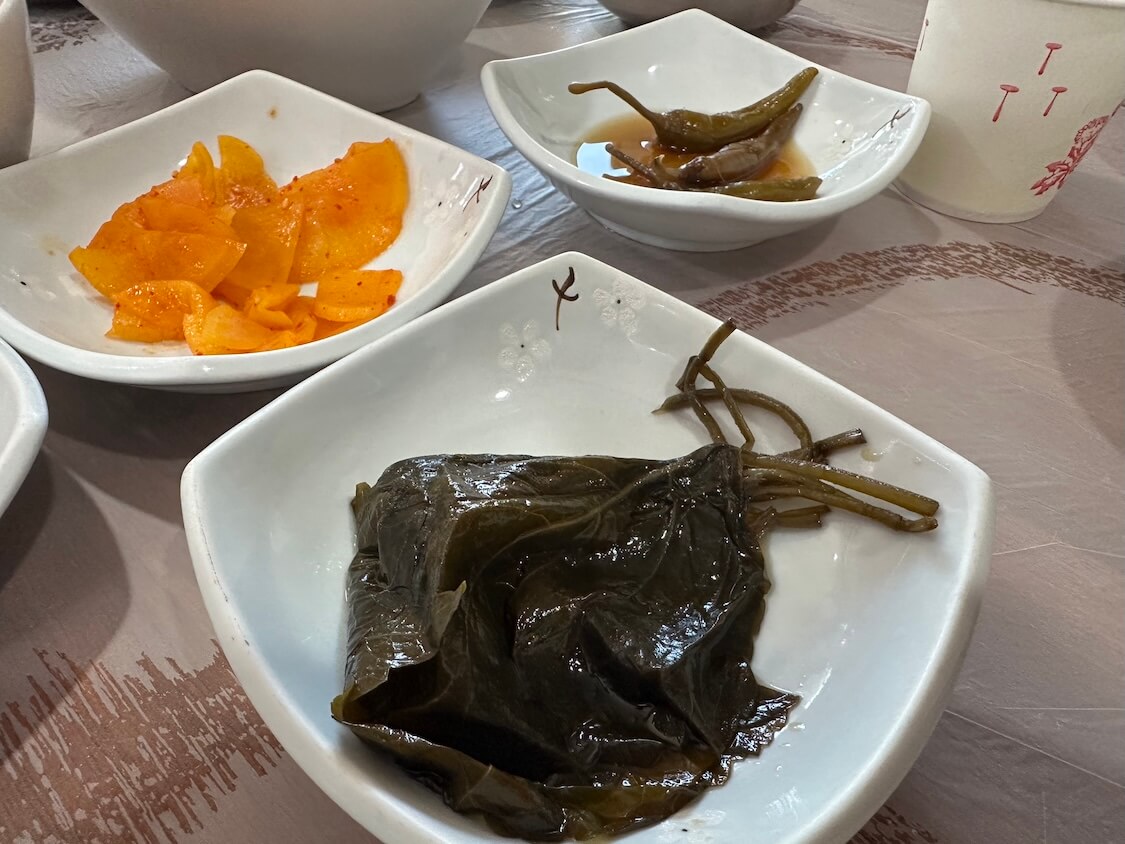 済州島グルメ。お店のおかず