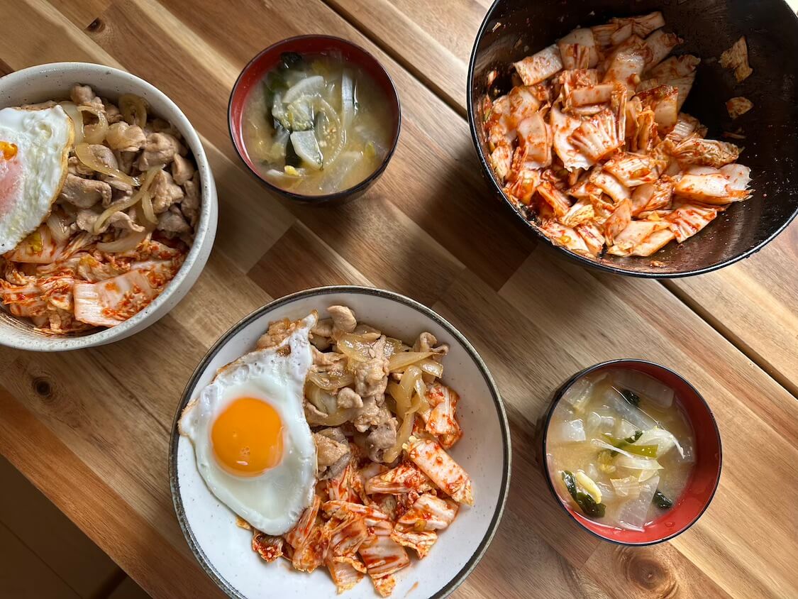 春白菜のポムドンビビンバのレシピ。付け合わせの具とスープ