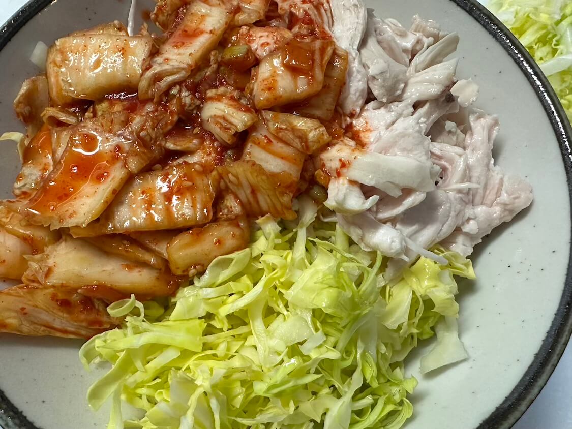 春白菜のポムドンビビンバのレシピ。具のアレンジ。むね肉と春キャベツ