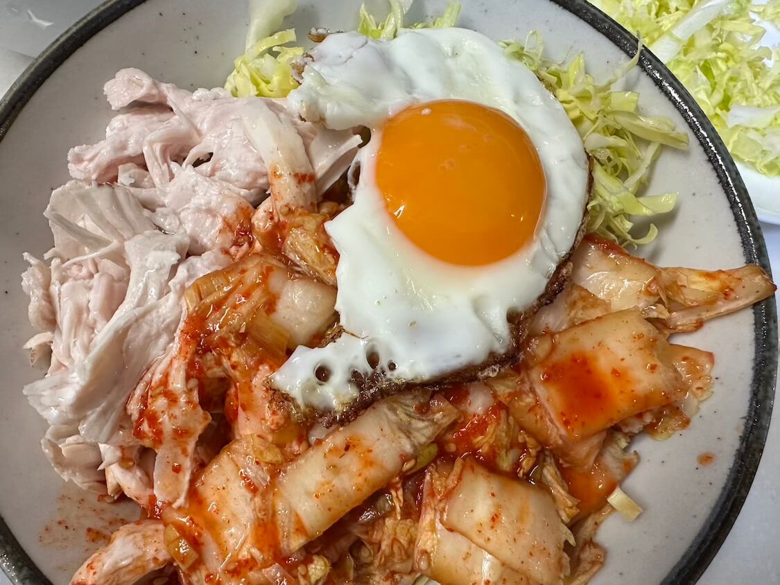 春白菜のポムドンビビンバのレシピ。具のアレンジ。むね肉と春キャベツ