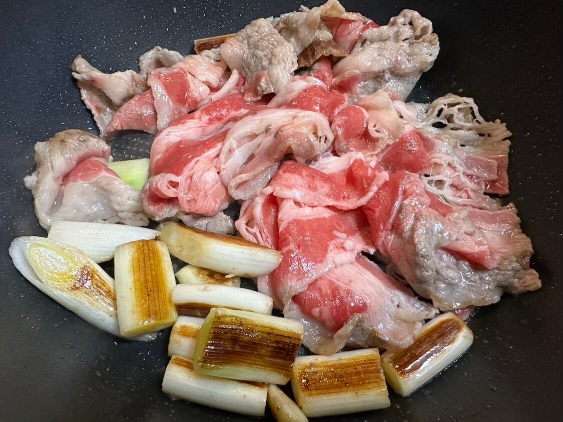 ピリ辛干し鱈スープの献立。牛肉と長ねぎ