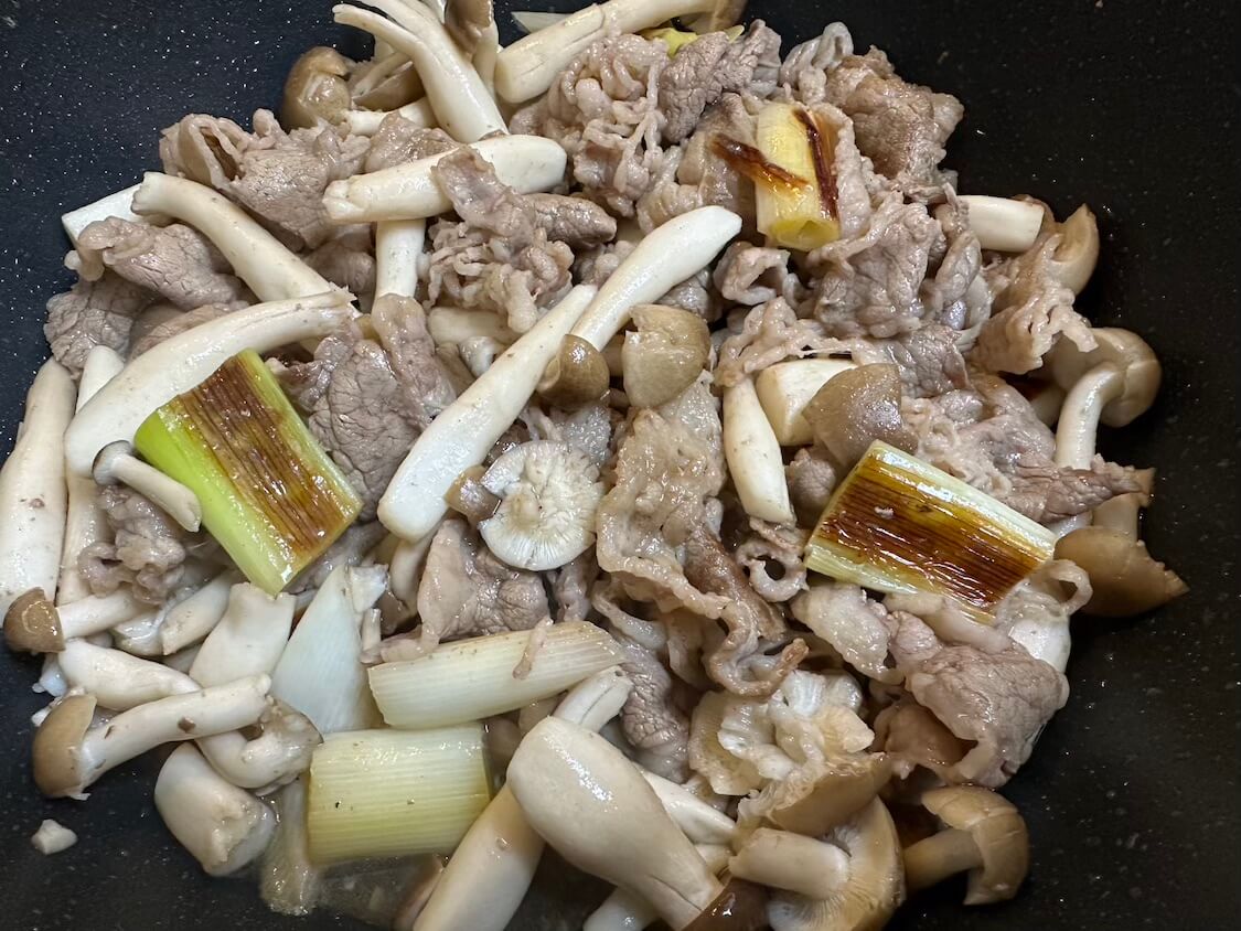 ピリ辛干し鱈スープの献立。牛肉と長ねぎ