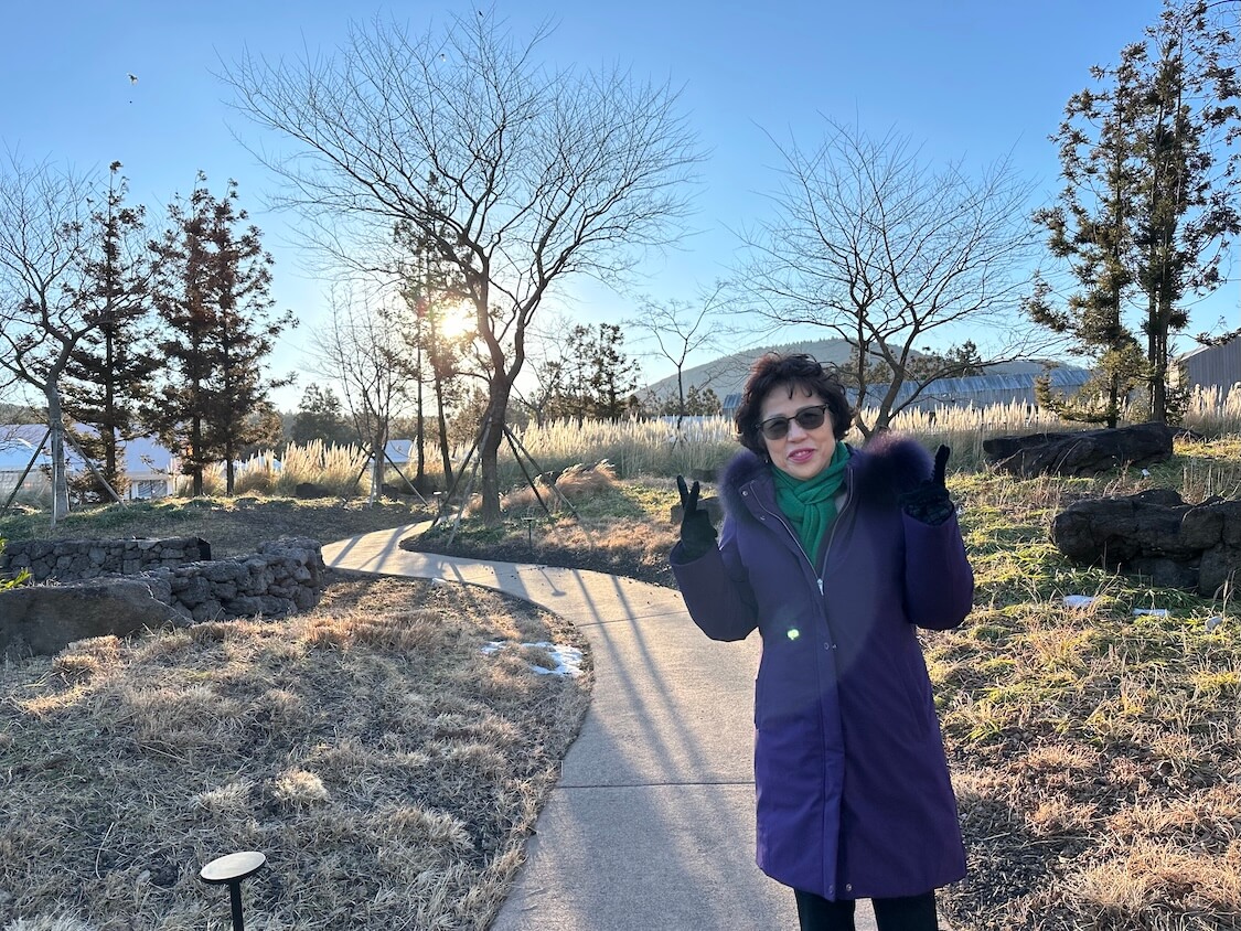 済州島のリゾートで散歩