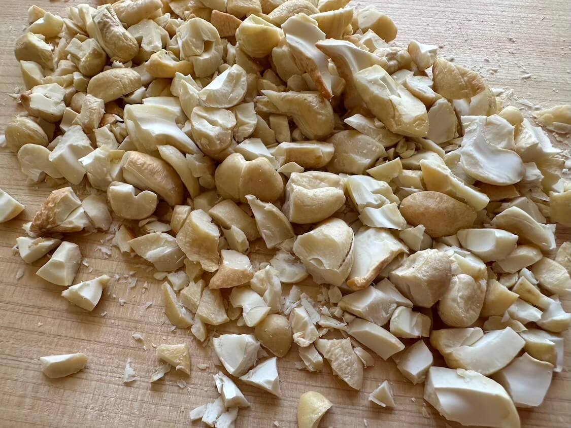 ナッツたっぷりヤンニョムチキンのレシピ。ナッツの種類