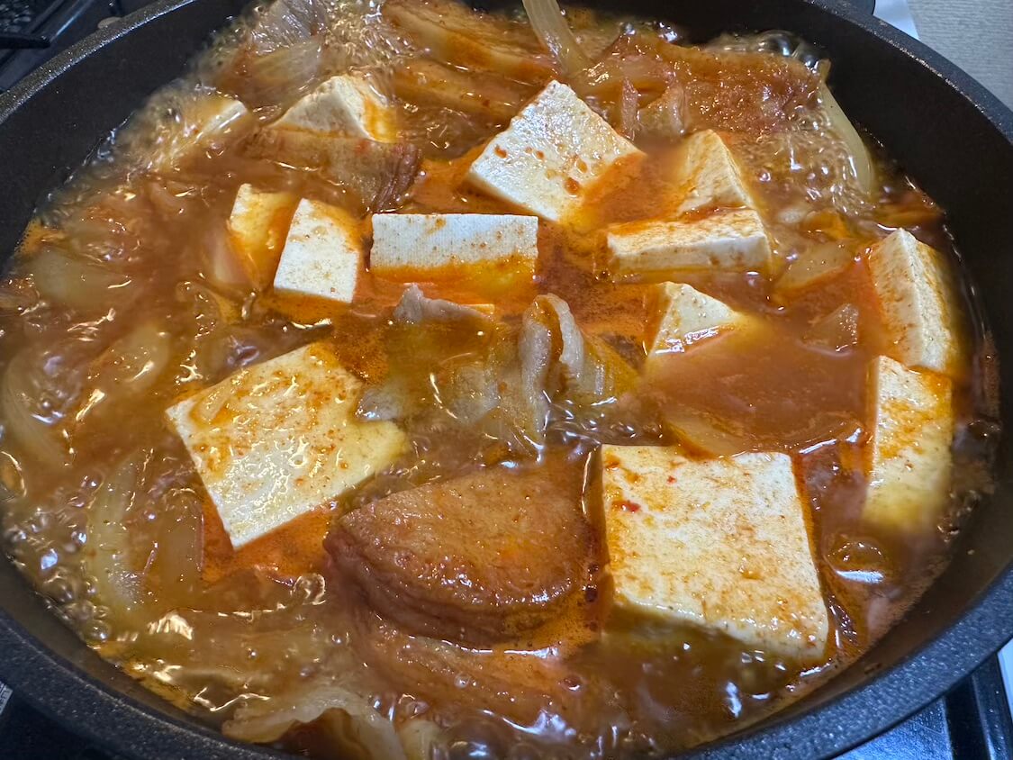 豆腐とさつま揚げのコチュジャンチゲ【簡単レシピ】10分で旨辛スープ🌶️