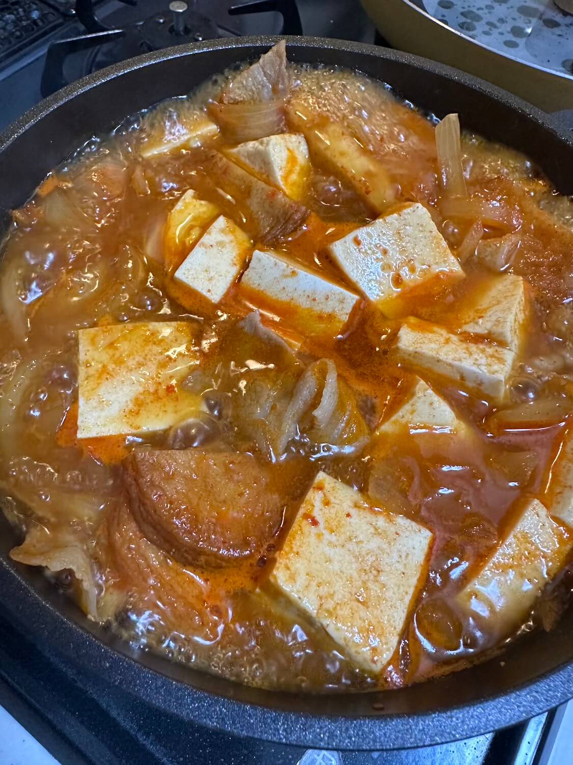 豆腐とさつま揚げのコチュジャンチゲ【簡単レシピ】10分で旨辛スープ🌶️