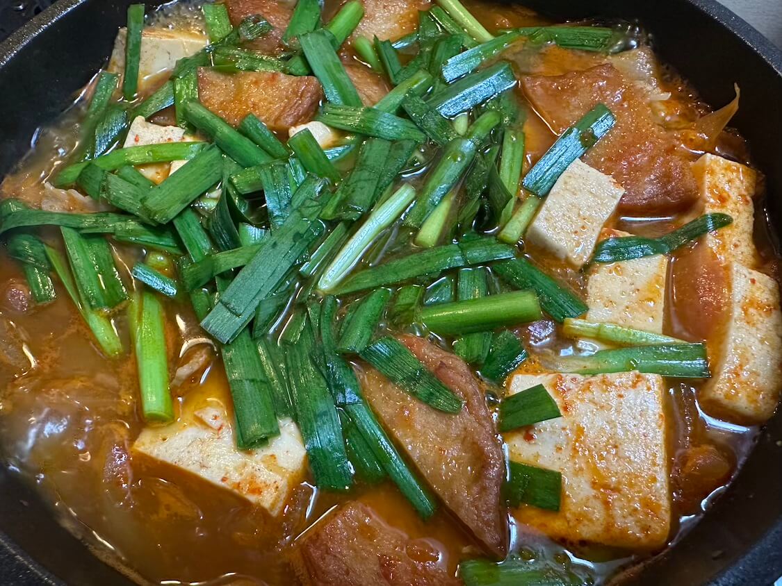 豆腐とさつま揚げのコチュジャンチゲ【簡単レシピ】10分で旨辛スープ🌶️