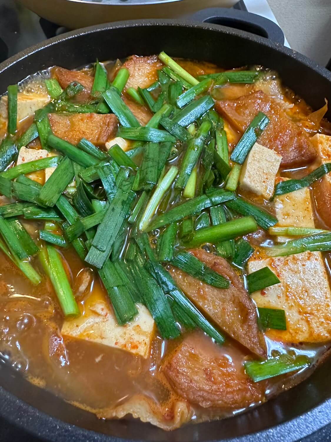 豆腐とさつま揚げのコチュジャンチゲ【簡単レシピ】10分で旨辛スープ🌶️