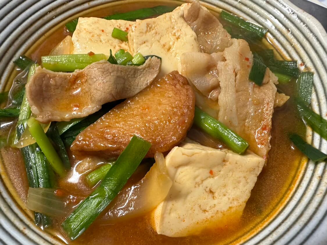 豆腐とさつま揚げのコチュジャンチゲ。ごはんにもお酒にも!